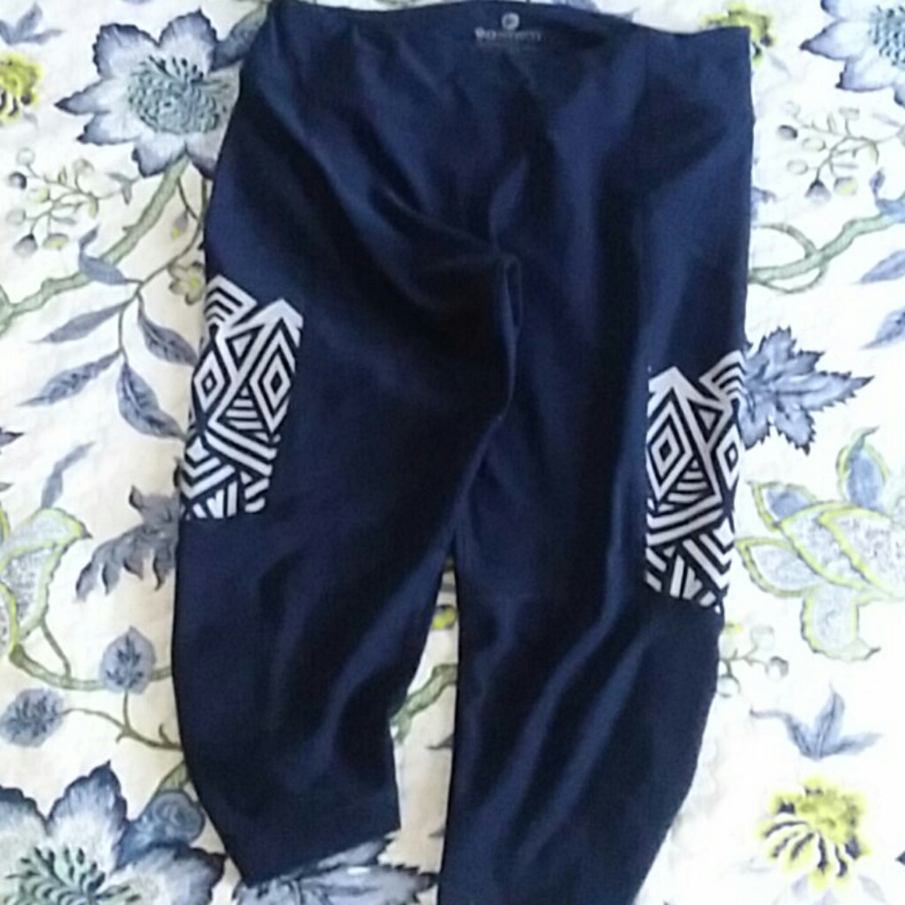 Reflex cropped capri leggings